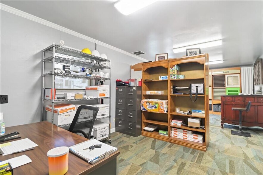 More Photos Of 5039 Primrose Rd, Springdale Specialty For Sale