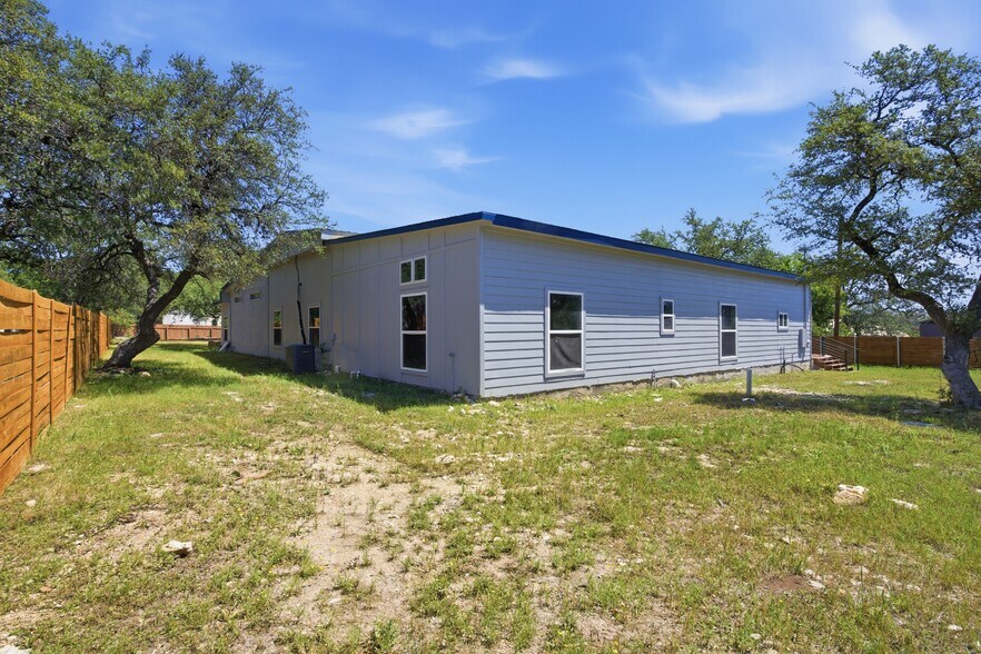 More Photos Of 17621 Stacey Ln, Lago Vista Lodge Meeting Hall For Lease
