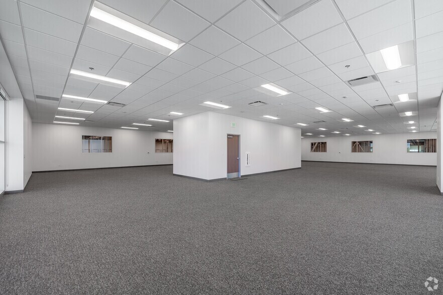 More Photos Of 2401 E Wardlow Rd, Long Beach Warehouse For Lease