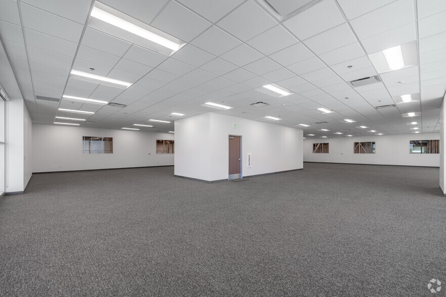 More Photos Of 2401 E Wardlow Rd, Long Beach Warehouse For Lease