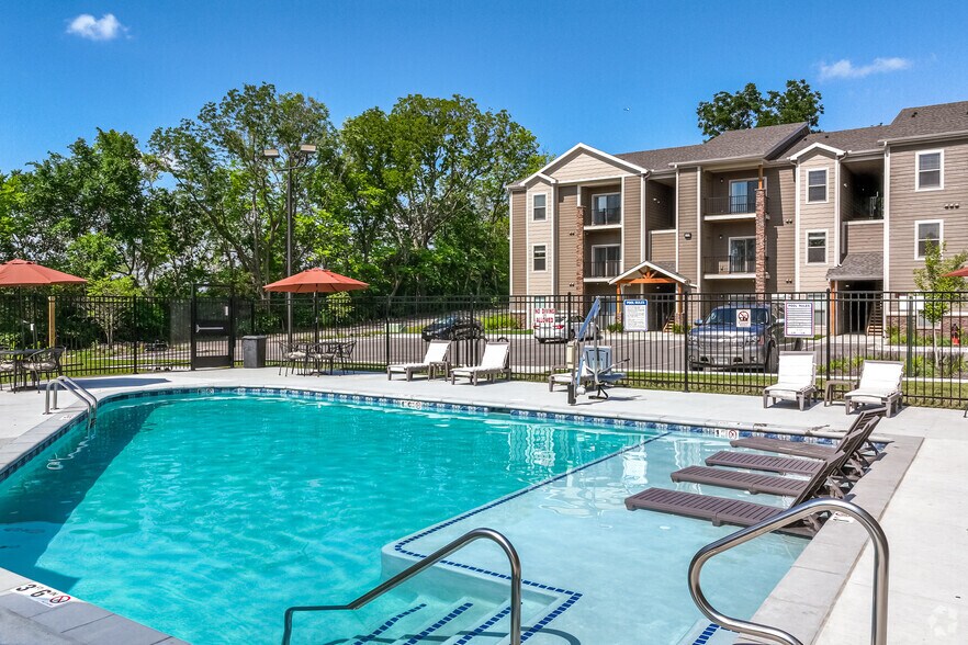 More Photos Of 13399 Charlotte St, Kansas City Apartments For Sale
