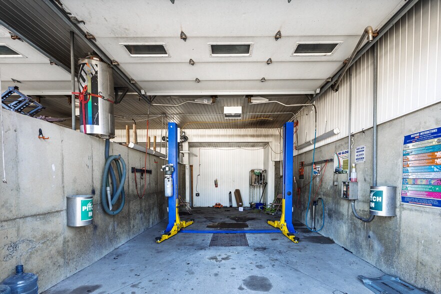 More Photos Of 1518 S Dixon Rd, Kokomo Storefront For Sale