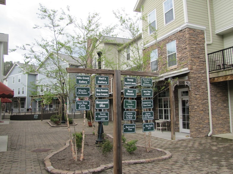 More Photos Of 849 Glades Rd, Gatlinburg Specialty For Sale