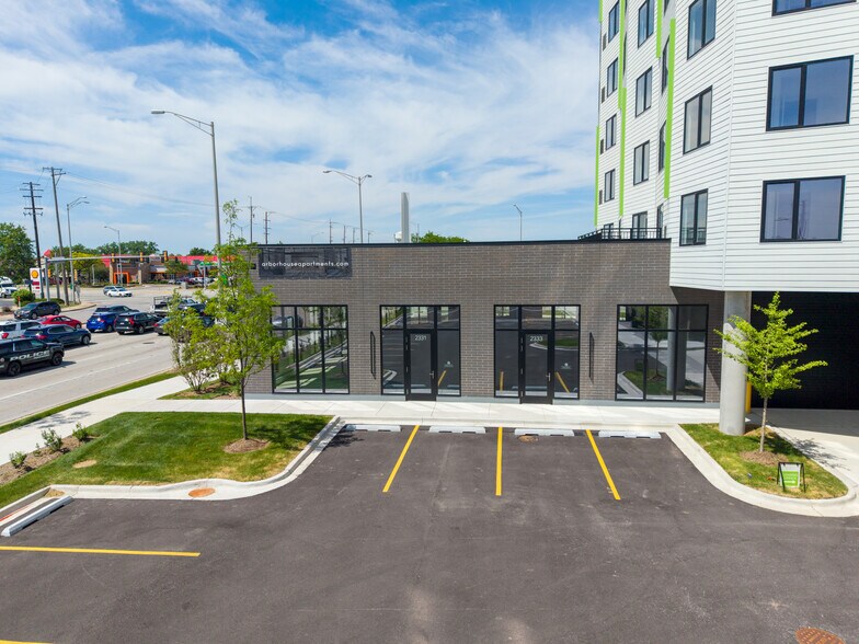 More Photos Of 25 E Algonquin Rd, Arlington Heights Apartments For Lease