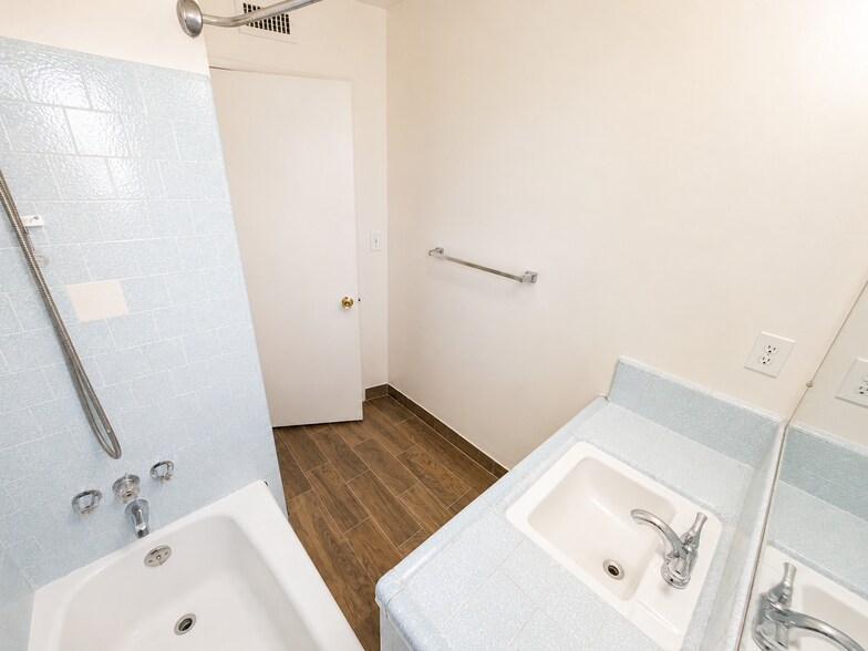 More Photos Of 1500 Owens St, Bakersfield Multifamily For Sale