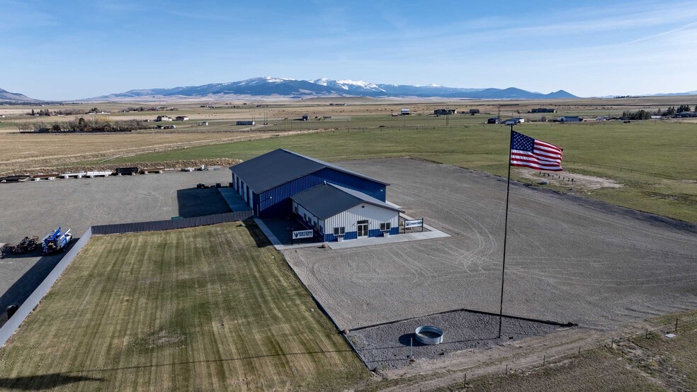 More Photos Of 4775 York Rd, Helena Light Distribution For Sale