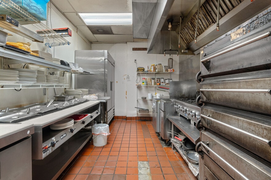 More Photos Of 480 Mary Esther Blvd NW, Fort Walton Beach Restaurant For Lease