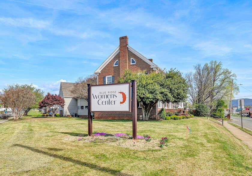 More Photos Of 5034 Williamson Rd NW, Roanoke Office For Lease