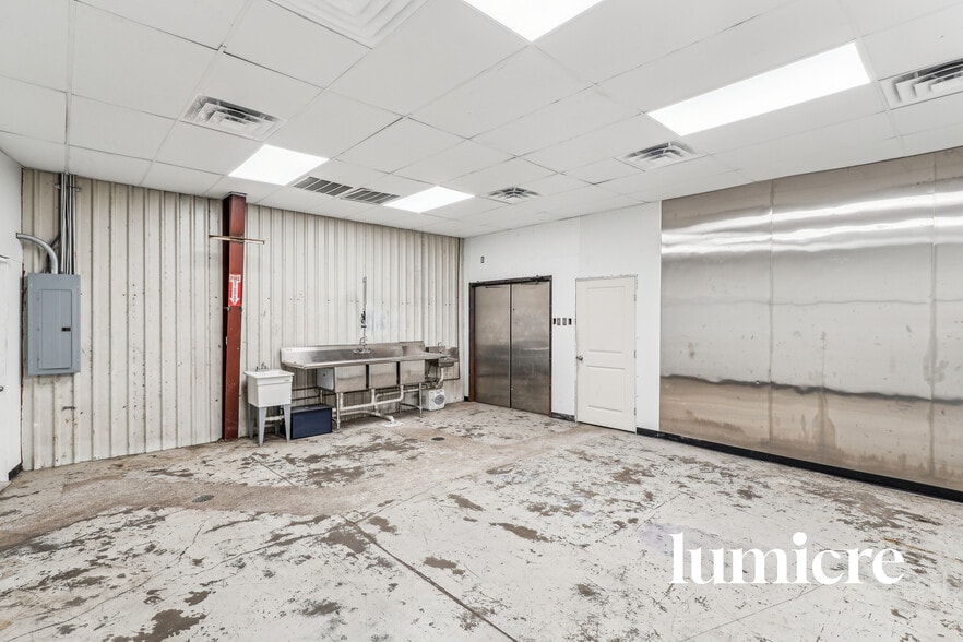 More Photos Of 1219 Shepherd Dr, Houston General Retail For Sale