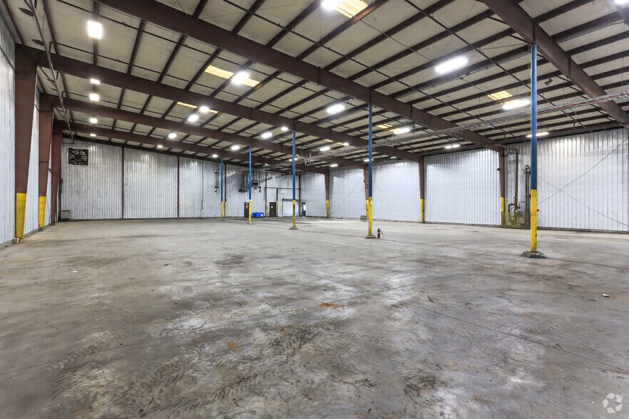 More Photos Of 1061 Industrial Blvd, LaFayette Industrial For Sale