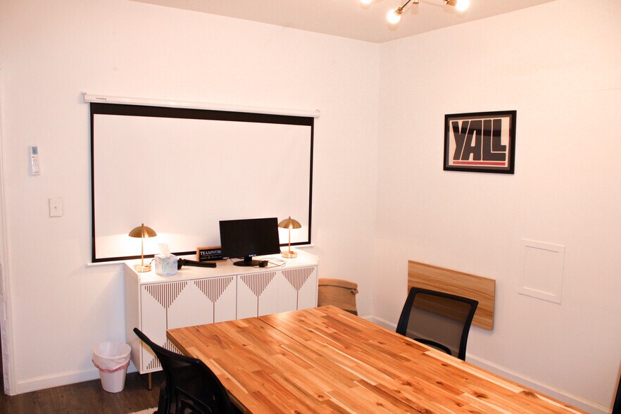 More Photos Of 501 S Elm St, Royse City Office Residential For Sale