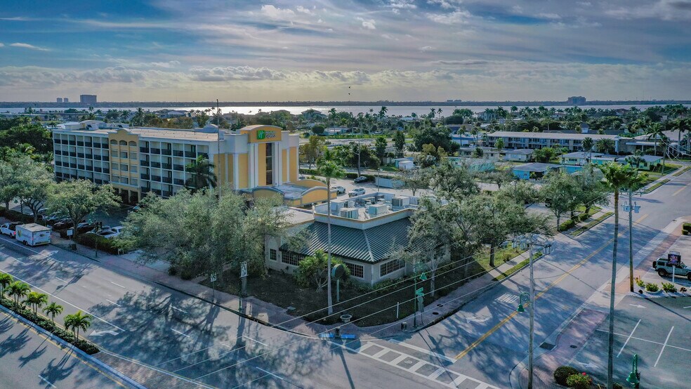 More Photos Of 1502 Cape Coral Pky E, Cape Coral Restaurant For Sale