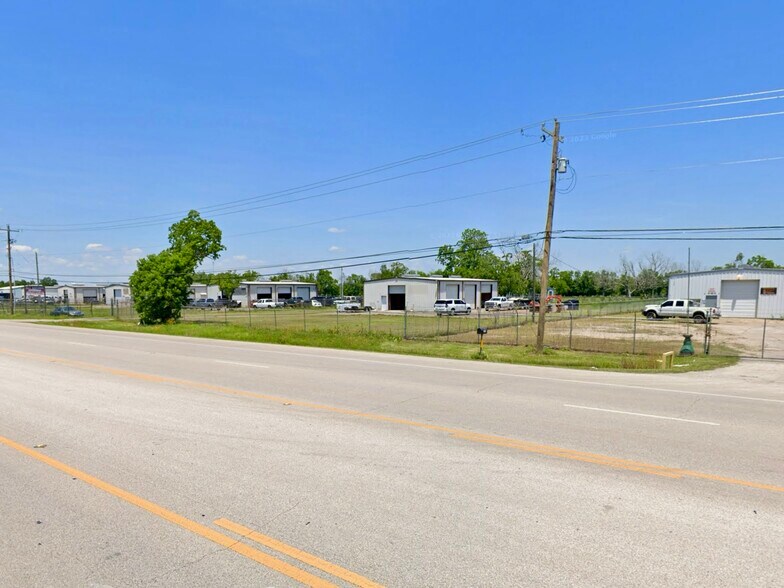 More Photos Of 13041-13071 S HIGHWAY 288 B Hwy, Angleton Light Distribution For Sale