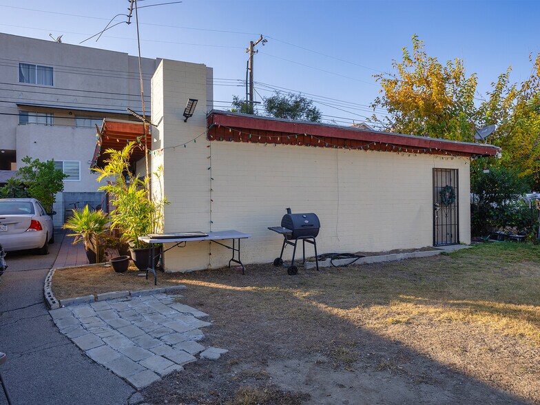 More Photos Of 2309 N Niagara St, Burbank Land For Sale