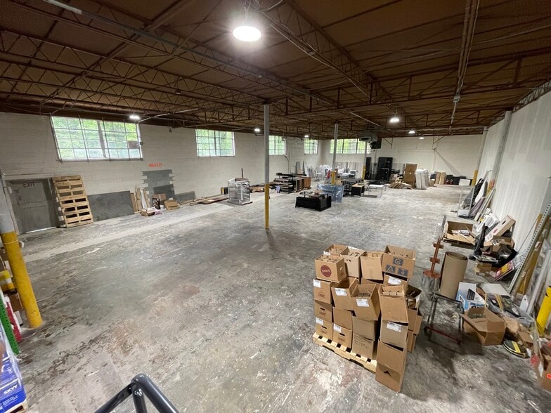 More Photos Of 1151 Chattahoochee Ave NW, Atlanta Storefront For Sale