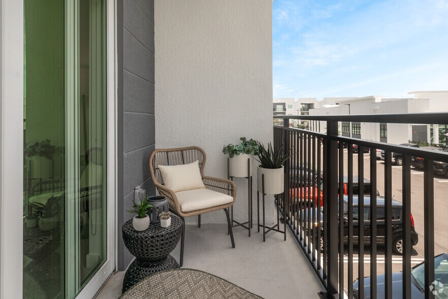 More Photos Of 1601 N Dixie Hwy, Lake Worth Apartments For Lease