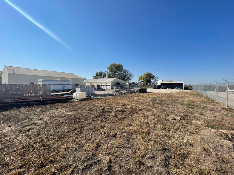 More Photos Of 2025 Bonaire Path W, Rosemount Warehouse For Sale