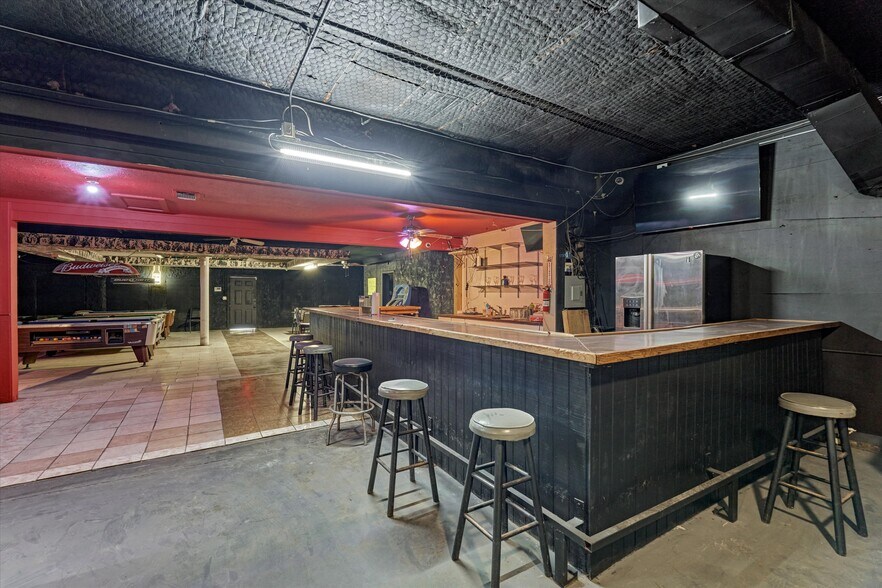 More Photos Of 10935 Aldine Westfield Rd, Houston Bar For Sale