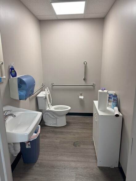 More Photos Of 2851 Business Pl SE, Massillon Self Storage For Sale