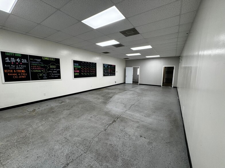 More Photos Of 15191 Beach Blvd, Westminster Unknown For Lease