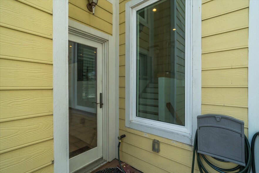 More Photos Of 804 Bay Ave, Kemah Specialty For Sale