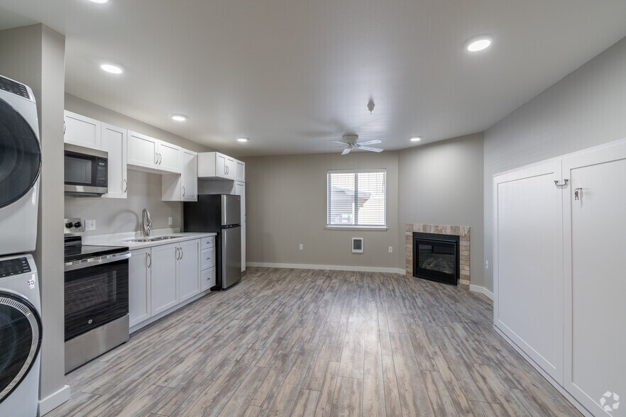 More Photos Of 2320 NW Lakeside Pl, Bend Multifamily For Sale