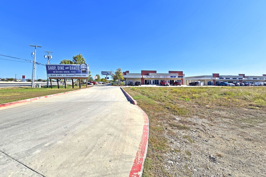 More Photos Of 2050 N IH-35, New Braunfels Land For Sale