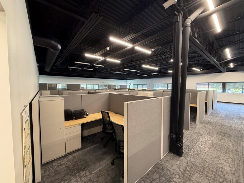 More Photos Of 1133 Corporate Dr, Farmington Medical For Lease