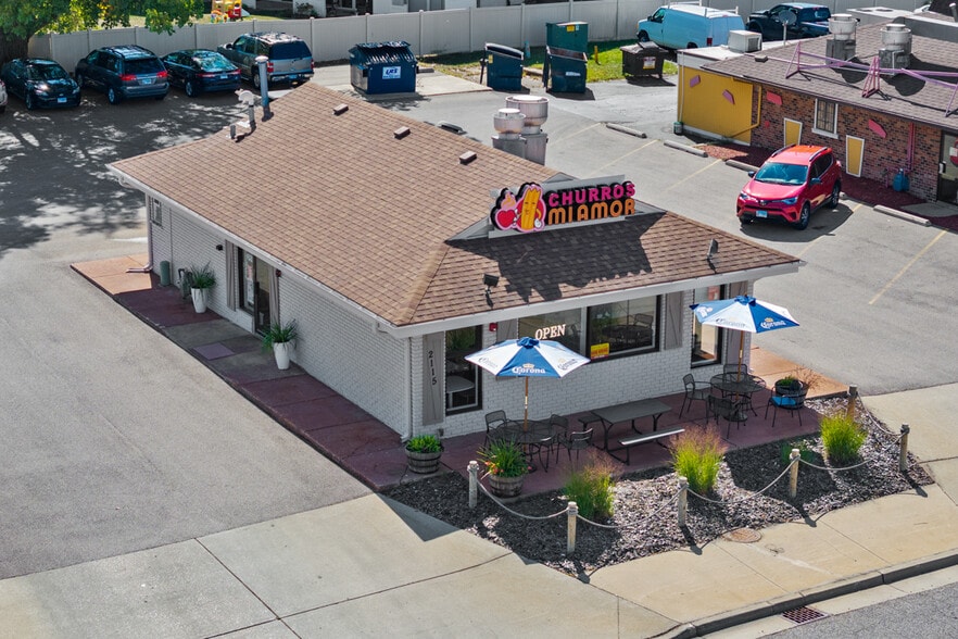 Primary Photo Of 2115 W Main St, St Charles Restaurant For Lease