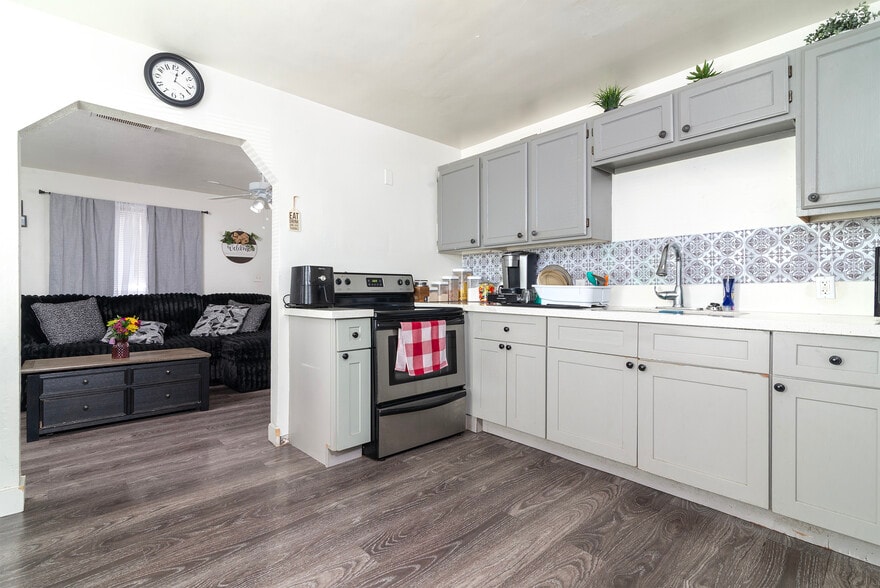 More Photos Of 2142 E Taylor St, Phoenix Multifamily For Sale