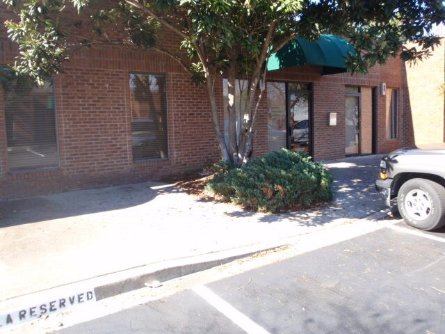 More Photos Of 29 Leinbach Dr, Charleston Office For Lease