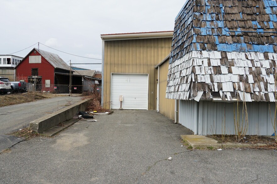 More Photos Of 210 Broad St, Bridgewater Service For Sale