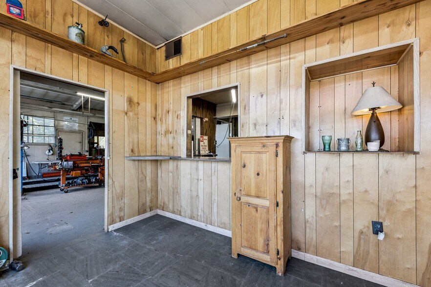 More Photos Of 2774 Lake Tahoe Blvd, South Lake Tahoe Industrial For Sale