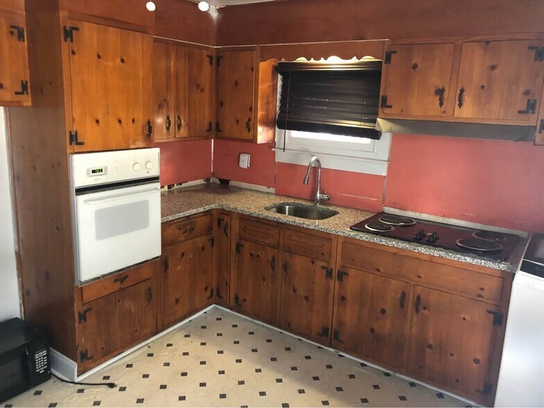 More Photos Of 480 Burnley Ln, Drexel Hill Apartments For Sale