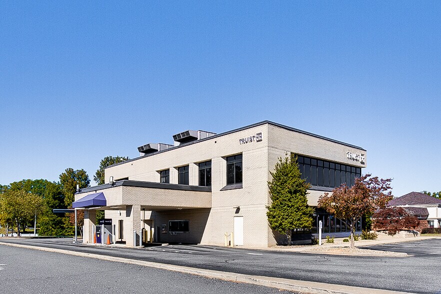 More Photos Of 261 N Fayetteville St, Asheboro Bank For Sale