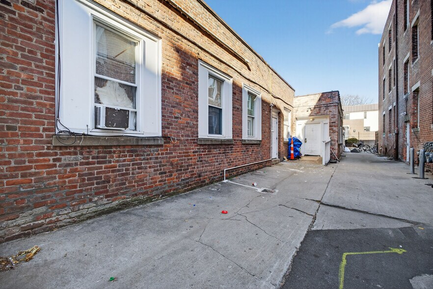 More Photos Of 1379 Chapel St, New Haven Storefront Retail Residential For Sale
