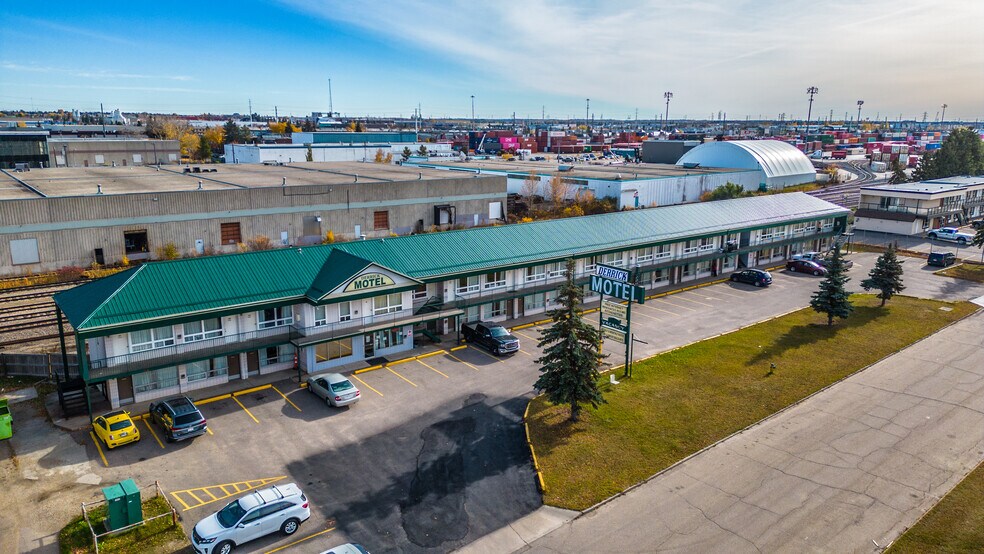 Primary Photo Of 3925 Gateway Blvd NW, Edmonton Hotel For Sale