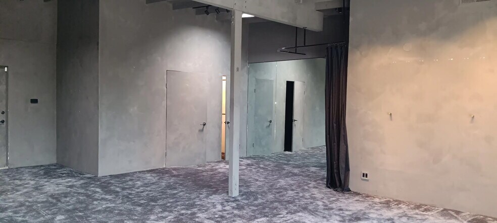 More Photos Of 306 N Flores St, Los Angeles Storefront For Lease