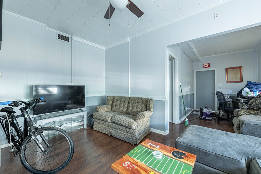 More Photos Of 2119 Central Ave, Middletown Office For Sale