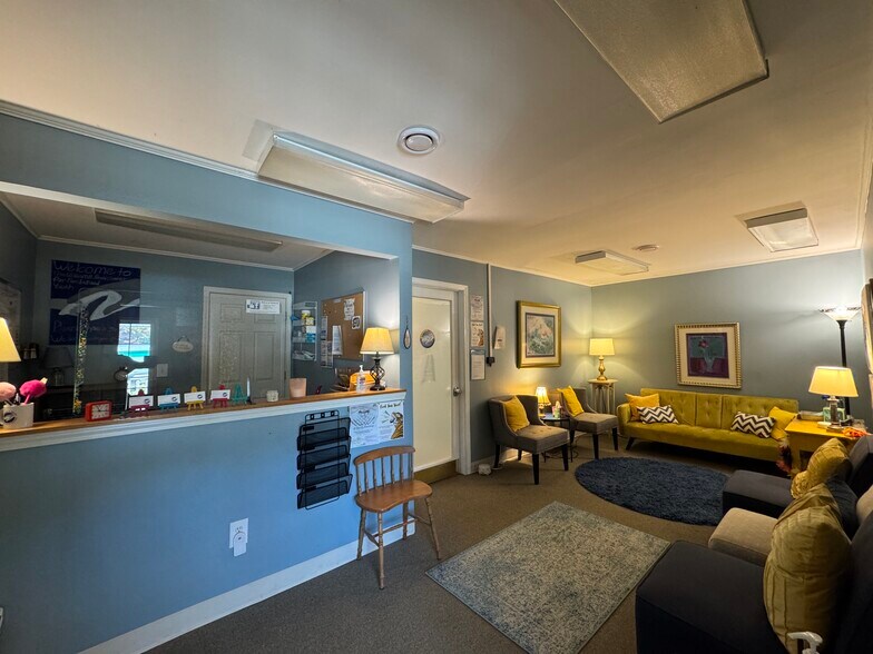 More Photos Of 8123 Grand River Rd, Brighton Medical For Lease