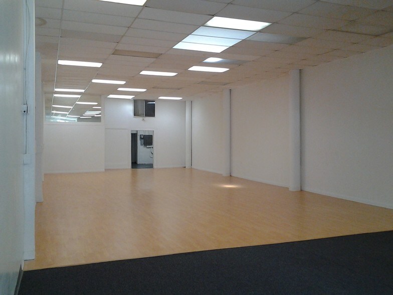 More Photos Of 629 S Pacific Ave, San Pedro Storefront For Sale