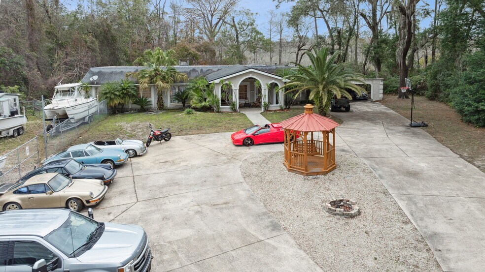 More Photos Of 8463 Beach Blvd, Jacksonville Freestanding For Lease