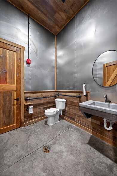 More Photos Of 1834 Outer Hwy 61 hwy, Moscow Mills Flex For Sale