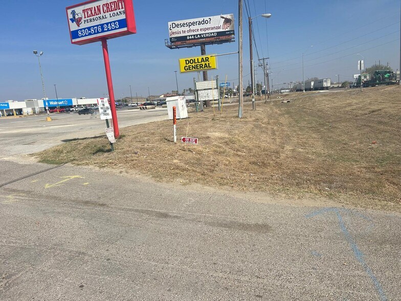 More Photos Of 2214 N First St, Carrizo Springs Storefront For Lease