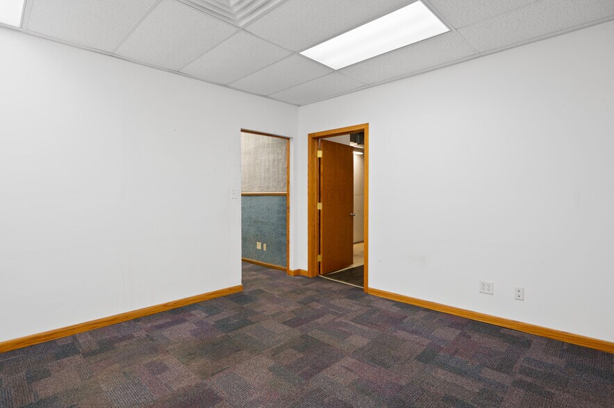 More Photos Of 350 N Center St, Brandon Industrial For Sale