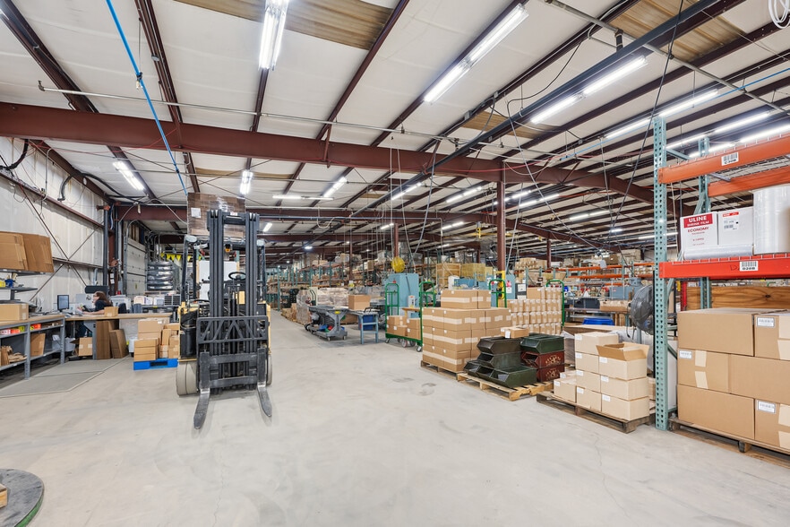 More Photos Of 2 Sunshine Blvd, Ormond Beach Light Distribution For Lease