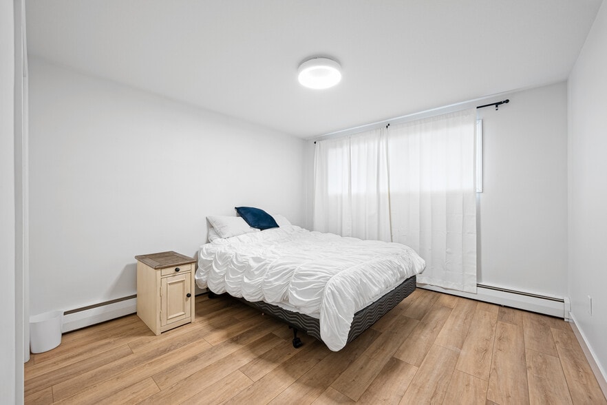 More Photos Of 4504 56A Av, Lloydminster Apartments For Sale