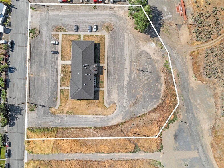 More Photos Of 1050 S Bridge St, Baker City Office For Sale