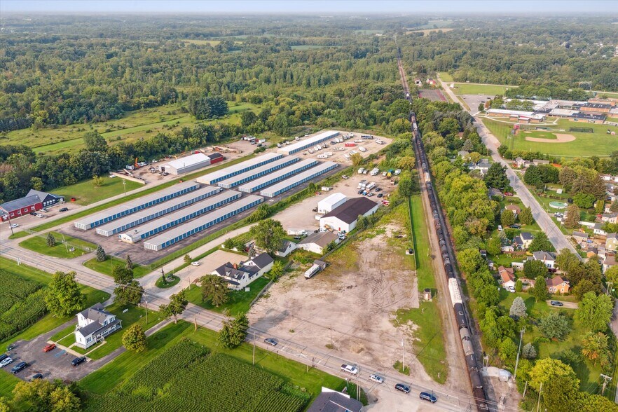 More Photos Of 5232 Morrish Rd, Swartz Creek Office For Sale