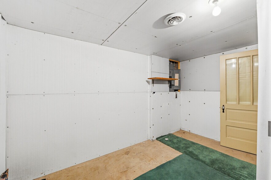 More Photos Of 181 S Main St, Markesan Office Residential For Sale